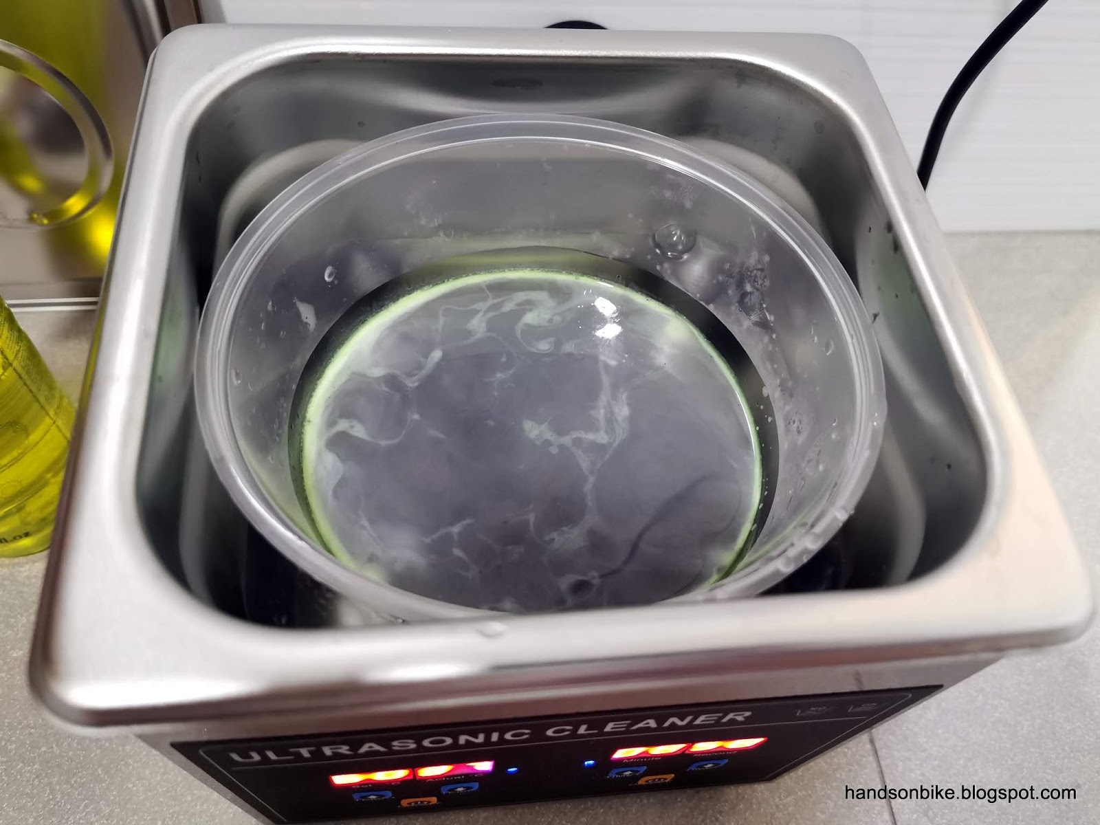 Hands On Bike Ultrasonic Cleaning for Chain and Cassette