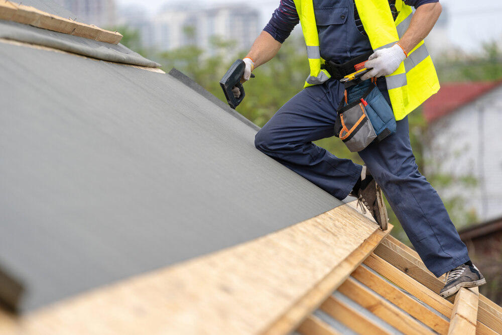 24 /7 emergency roof repair in Manchester UK, emergency roofers Manchester