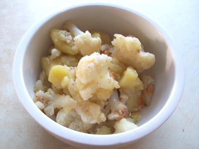 Картошка, тушенная с цветной капустой