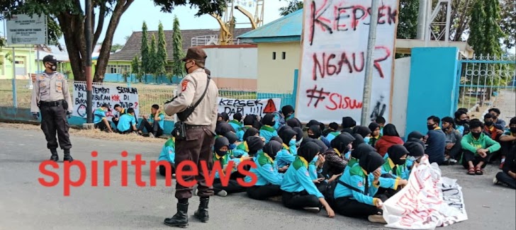 Siswa SMKN 1 Takalar, Demonstrasi Minta Kepala Sekolah Mudatsit Dicopot