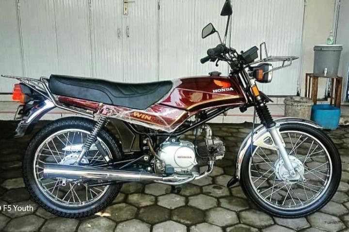 Honda win 100 Custom