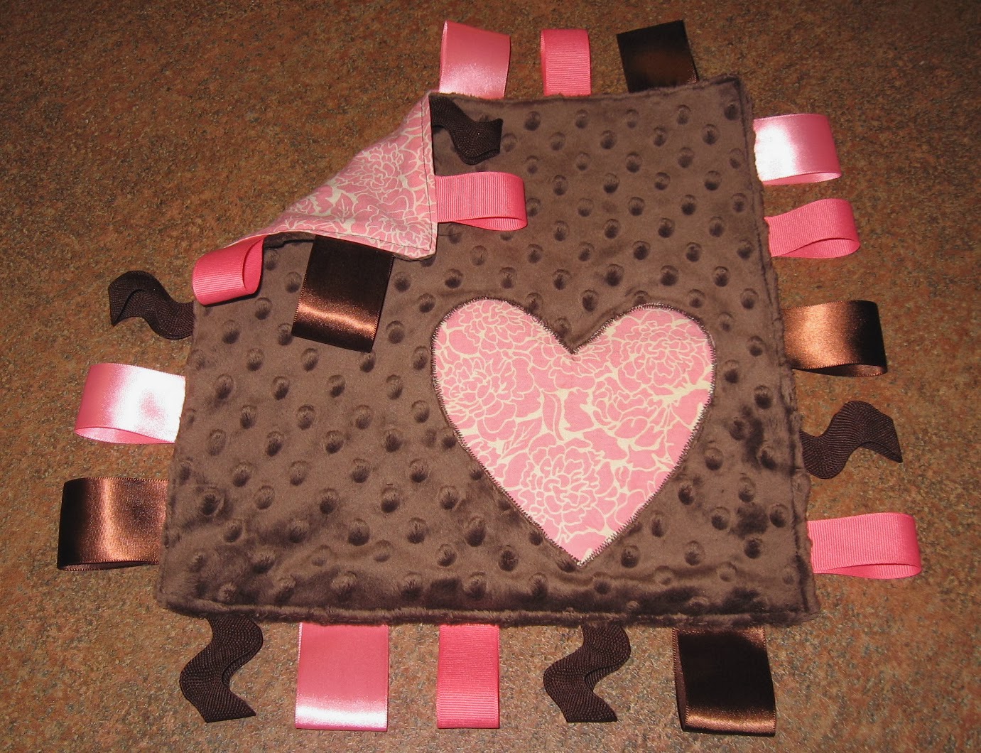 Graceful Little Honey Bee Taggie Blanket Tutorial