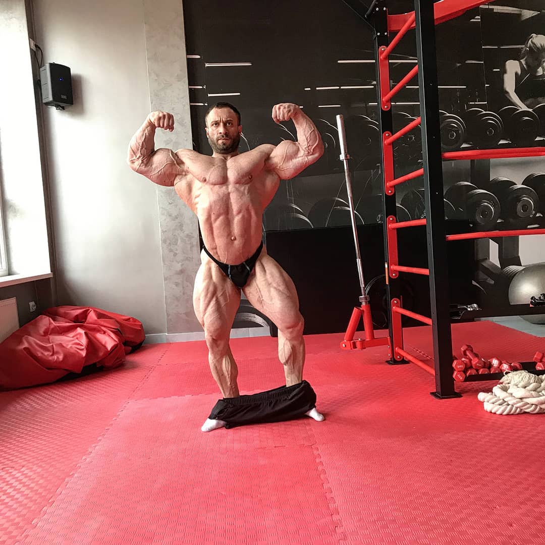 Денис Баженов бодибилдер