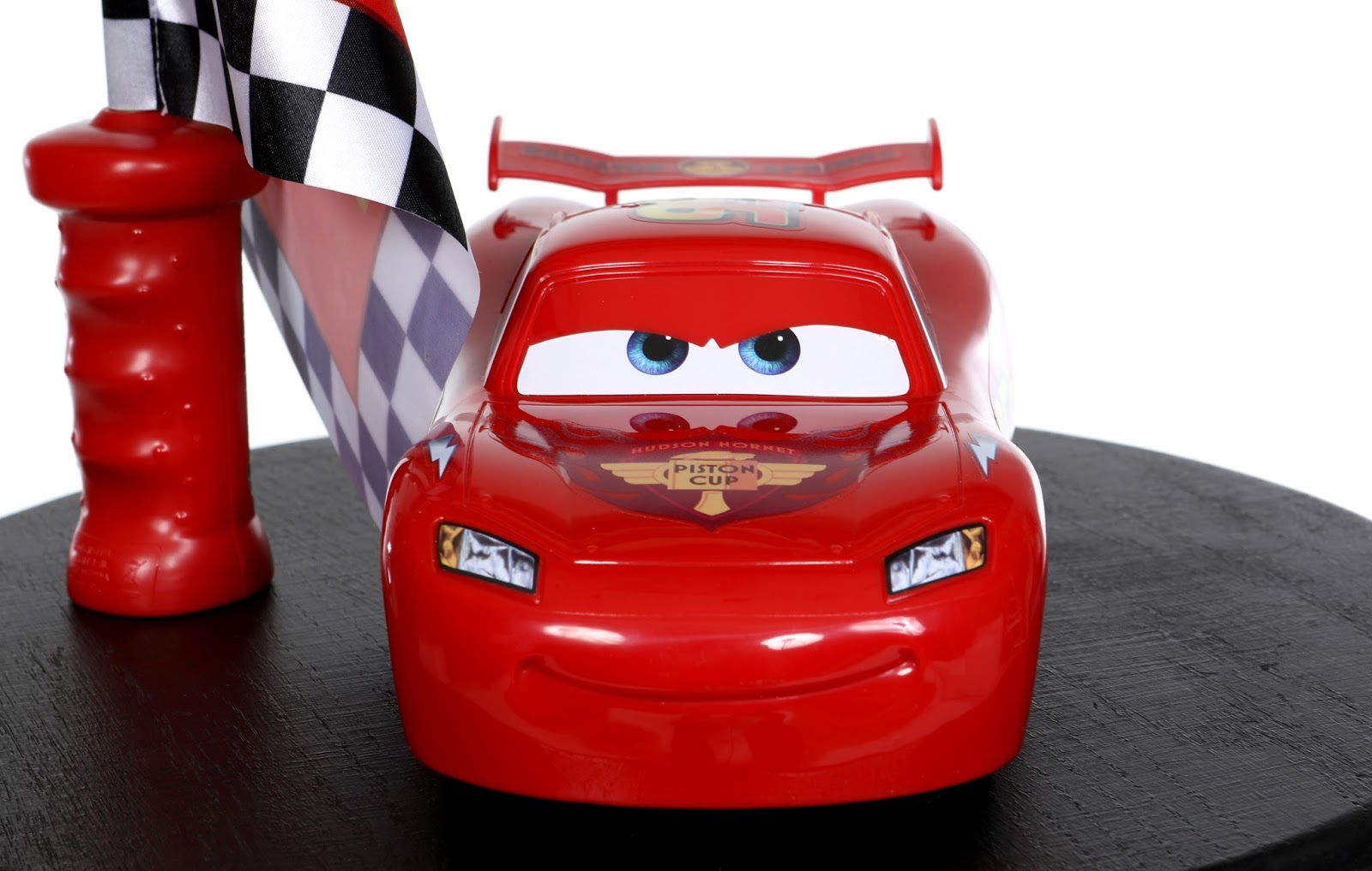 Dan the Pixar Fan: Cars 2: Flag Finish Lightning McQueen