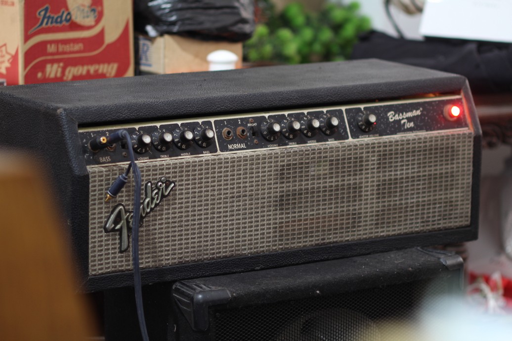 Vintage Fender Bassman 10 - Guitar