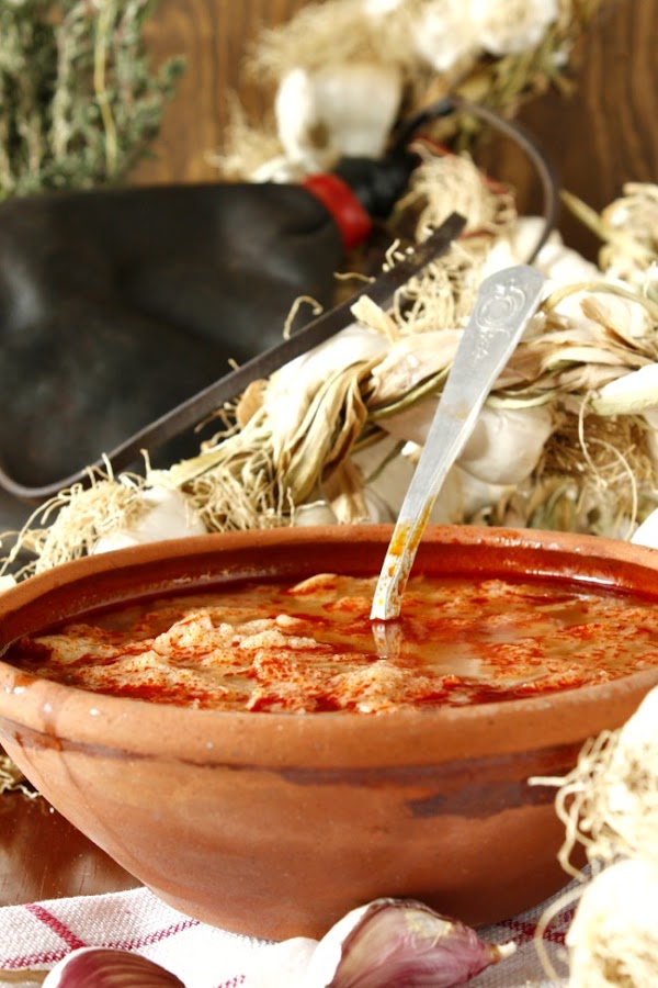 Receta sopa de ajo castellanas. http://www.maraengredos.com/