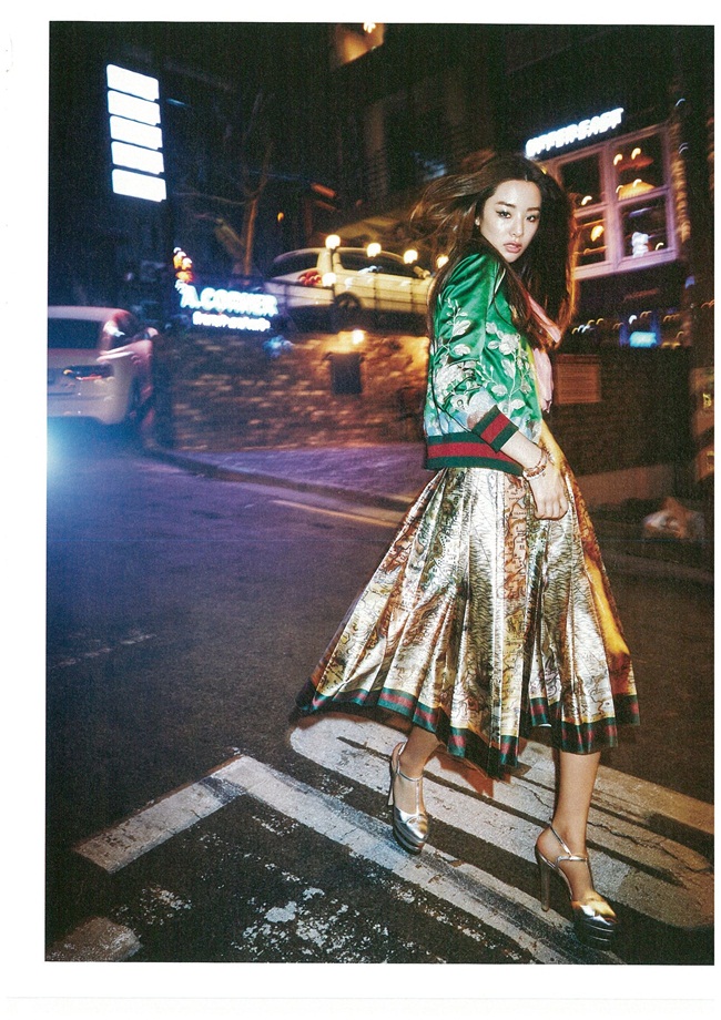 Grazia Korea #74 April 2016, Stephanie Lee 李庭雅 2016 SS Gucci Silk Floral Embroidered Bomber Jacket Editorials