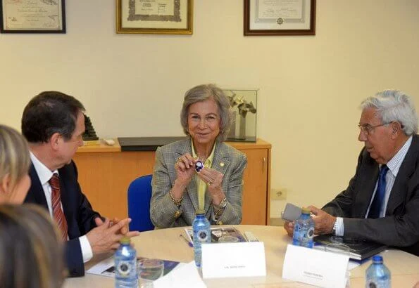 Queen Sofia visited Food Bank of Vigo to get informaton about its humanitarian work