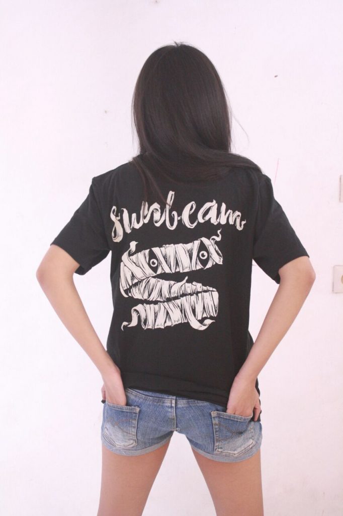 Foto Model Cewek Kaos Distro Bandung - Kumpulan Foto Model Distro