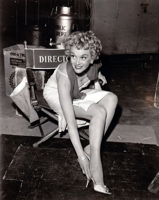 Bellas actrices rubias Hollywood década 1950