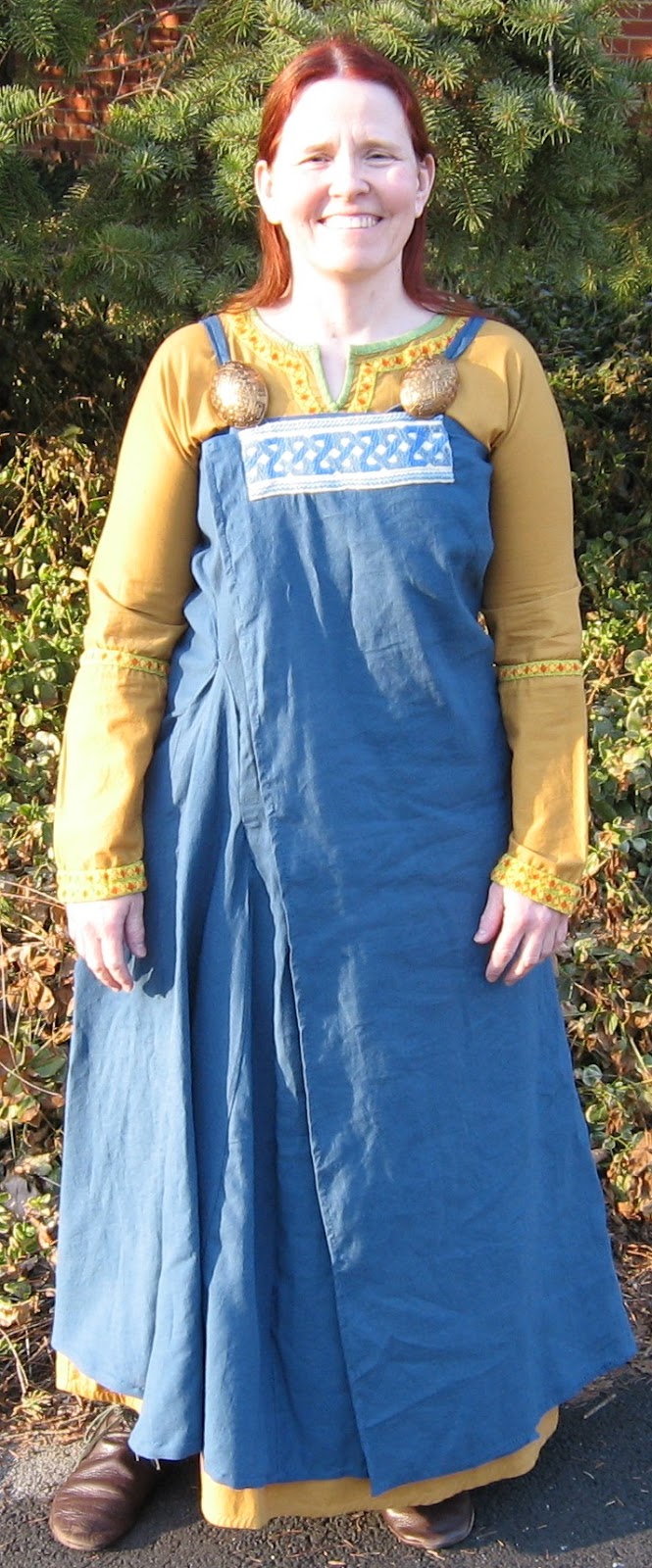 Loose Threads: Yet Another Costuming Blog: The Fitted Wrapped Apron ...