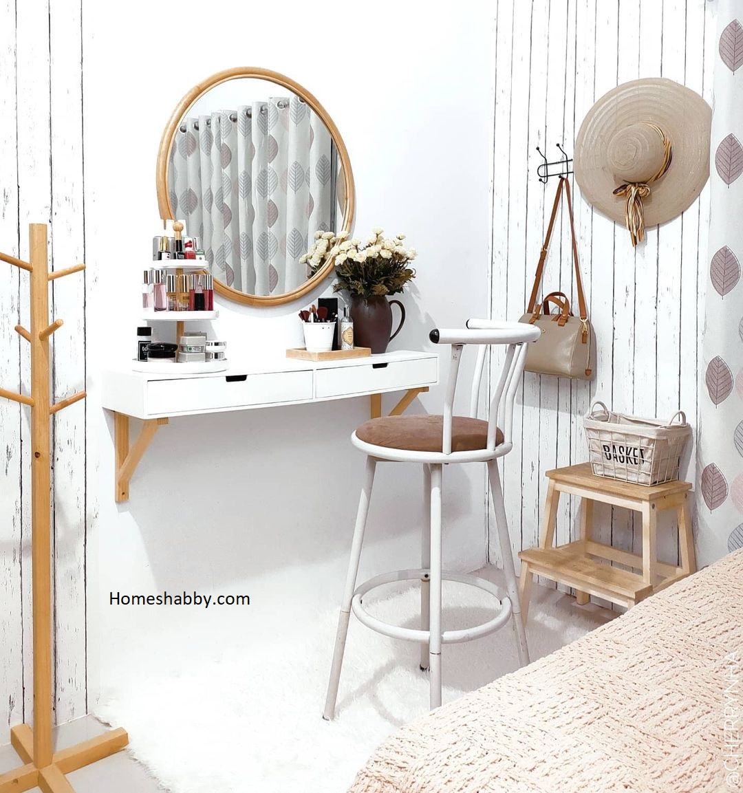 7 model meja rias cantik minimalis sederhana pas banget di kamarmu