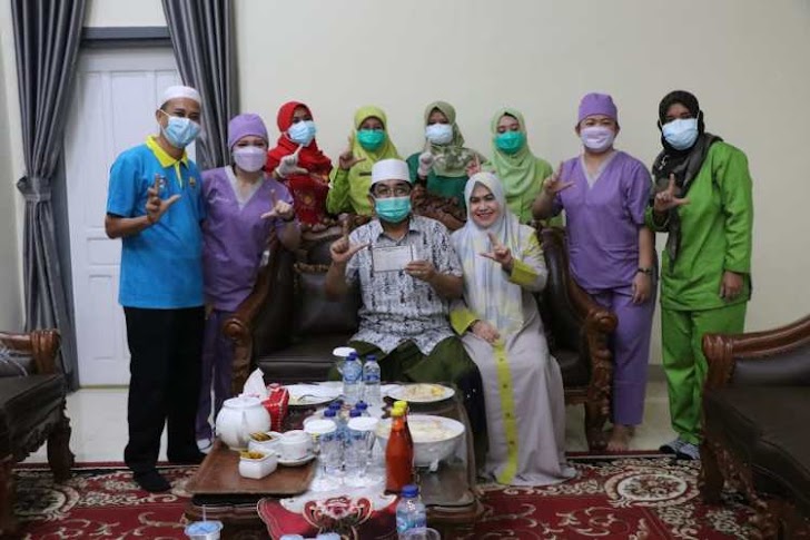Bupati Tanjabbar Anwar Sadat Disuntik Vaksin Covid-19 Dosis Pertama