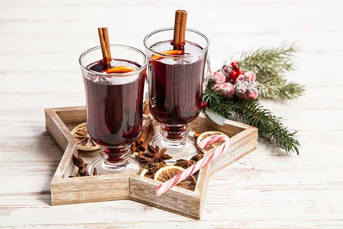 Slow Cooker Mulled Wine • so cozy!!