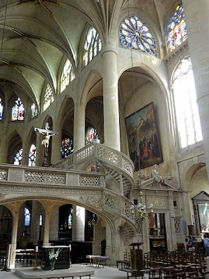 « Paris (75), église Saint-Étienne-du-Mont, croisée, vue vers le collatéral sud du chœur » par P.poschadel — Travail personnel. Sous licence CC BY-SA 3.0 via Wikimedia Commons - https://commons.wikimedia.org/wiki/File:Paris_(75),_%C3%A9glise_Saint-%C3%89tienne-du-Mont,_crois%C3%A9e,_vue_vers_le_collat%C3%A9ral_sud_du_ch%C5%93ur.jpg#/media/File:Paris_(75),_%C3%A9glise_Saint-%C3%89tienne-du-Mont,_crois%C3%A9e,_vue_vers_le_collat%C3%A9ral_sud_du_ch%C5%93ur.jpg