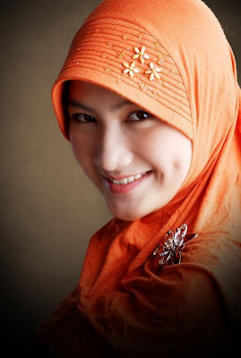 Wanita Berjilbab, Tips Memilih Jilbab Sesuai Bentuk Wajah