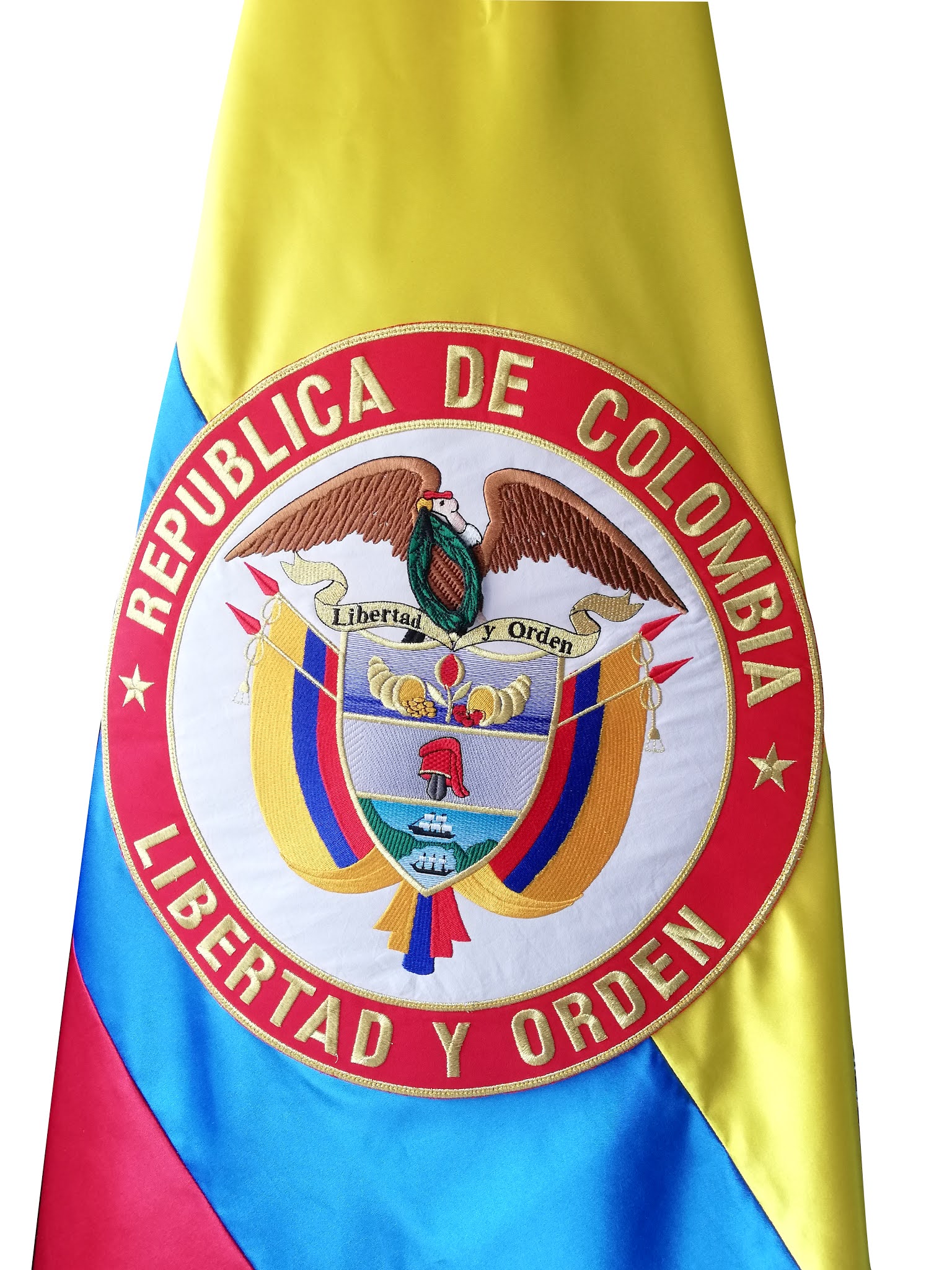 BANDERA DE COLOMBIA 100 X 150CMS Y ESCUDO BORDADO DE 40 CMS
