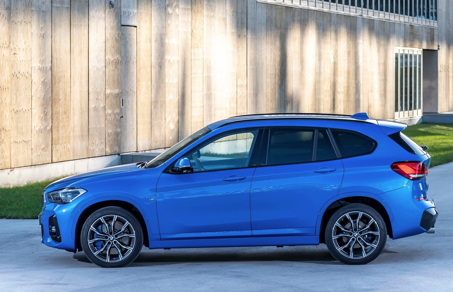 BMW X1 Model 2020 AZHCARS