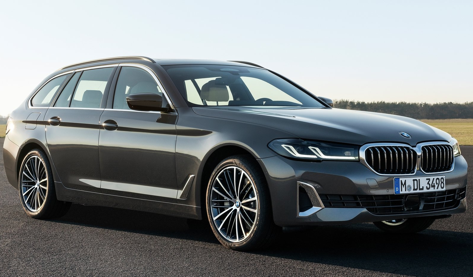 Bestaan neerhalen ontploffen BMW 5-Series Touring 2021 - AZH-CARS