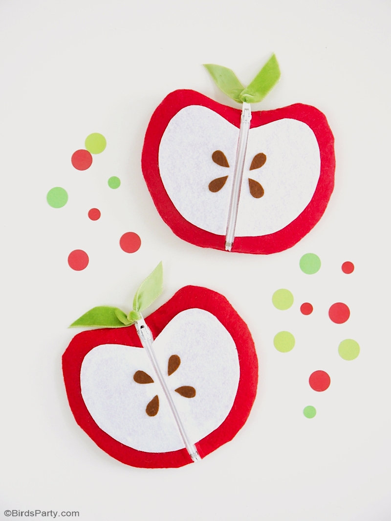 DIY Apple Shaped Zipper Pouch - quick and sew easy to make teachers gift or back to school purse in the shape of an apple, with FREE template! by BirdsParty.com @birdsparty #backtoschool #teachersgifts #applecrafts #applediy #applediycrafts #zipperpouch applepurse #applepouch #diyapplepouch #diyzipperpouch #diyapplezipperpouch