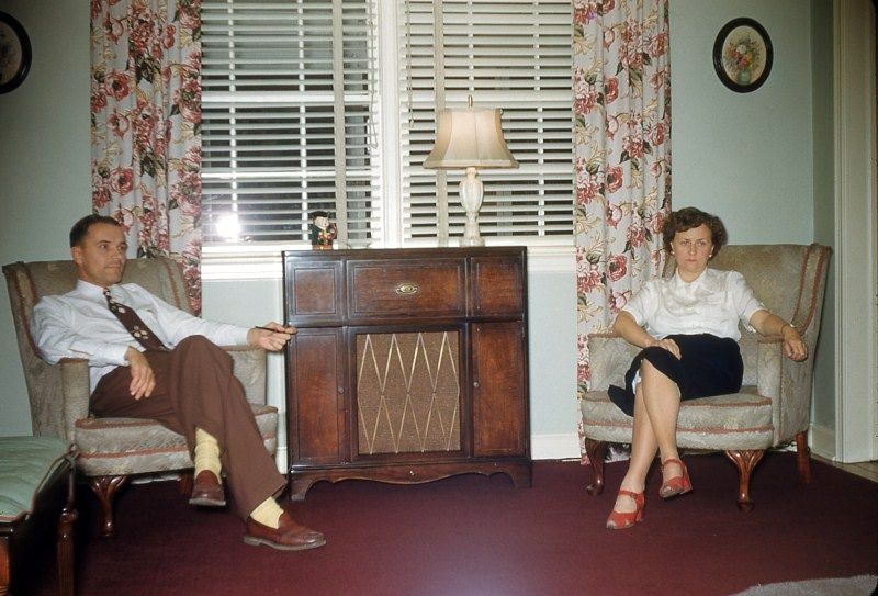 40 Cool Snaps Show What Living Rooms Looked Like in the 1950s Vintage