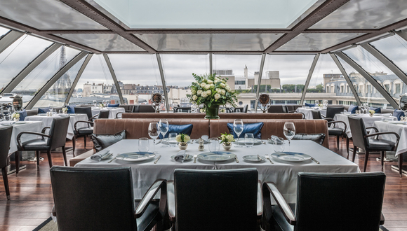 Weekday Wanderlust | Wine With a View: Two Restaurants in Paris with the Most Romantic Views