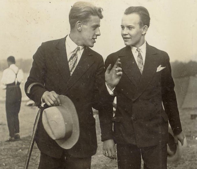 Мужчины 30 х. Мода 1930х годов мужчины Англия. 1930е мужская мода в США. Мужская мода 1930-х годов. Мужской костюм в 1930.