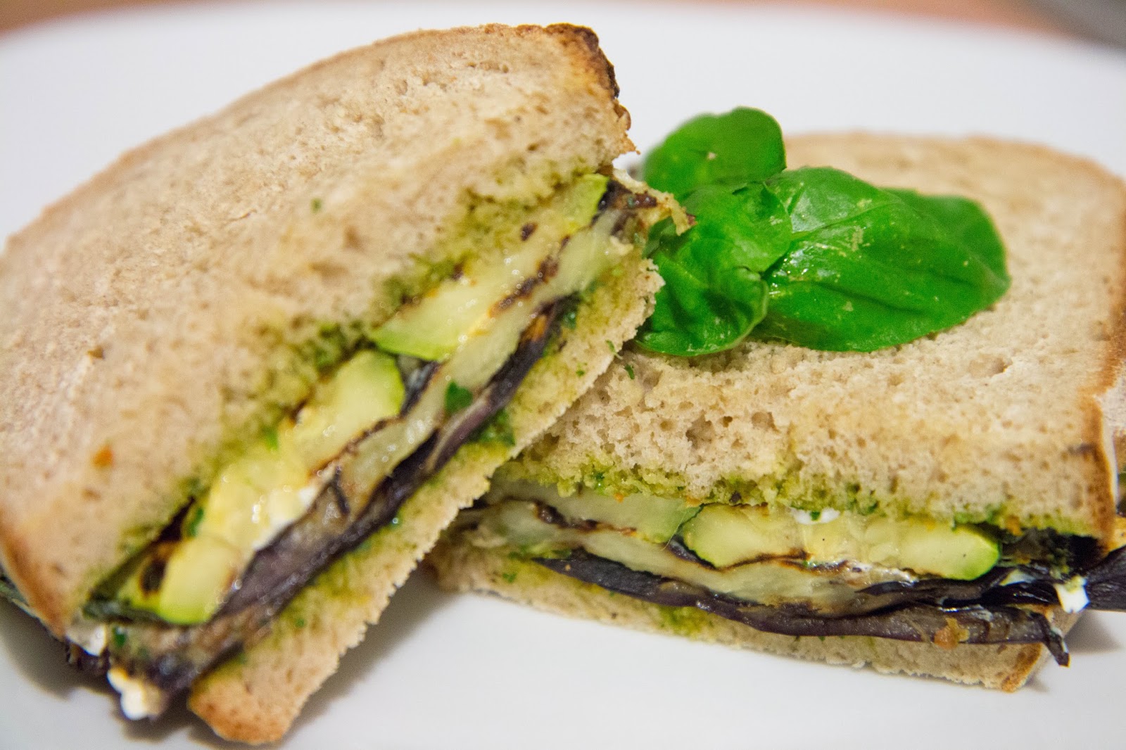 Ganz einfache Küche: Veggie-Day: Mediterranes Sandwich mit gegrilltem ...
