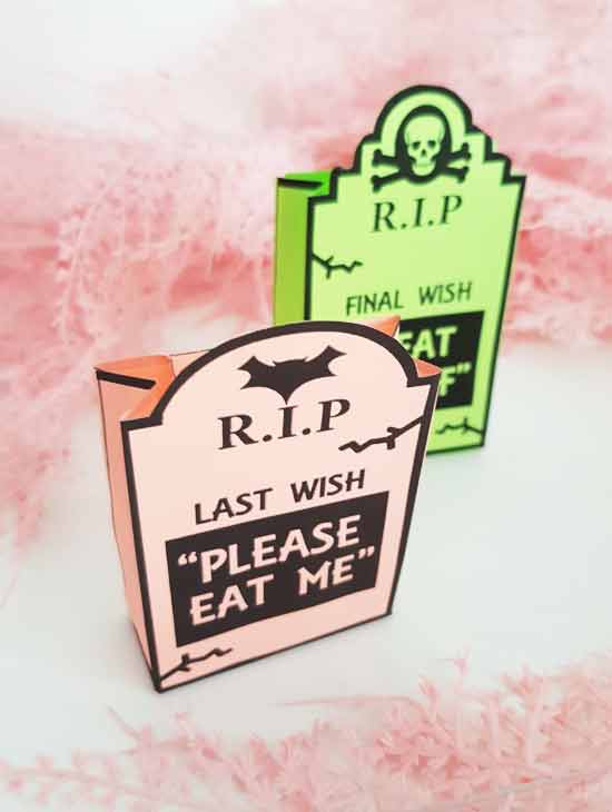 How To Make Mini Gravestone Halloween Treat Bags FREE DIY Printable How To Make Mini Gravestone Halloween Treat Bags FREE DIY Printable