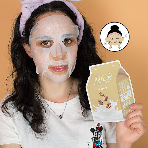 Maschera viso in tessuto al latte