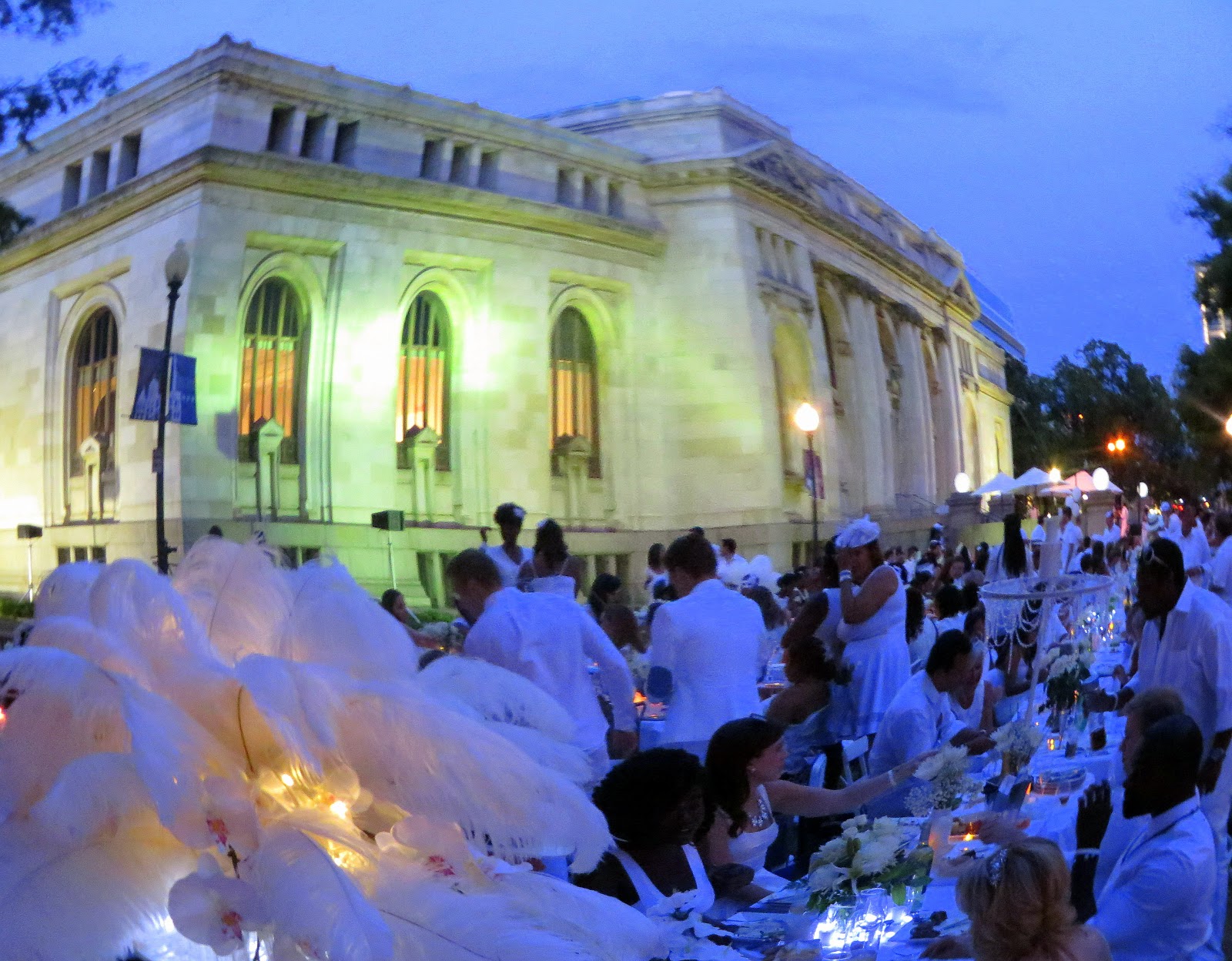 Diner en Blanc '15 Heart, Print & Style