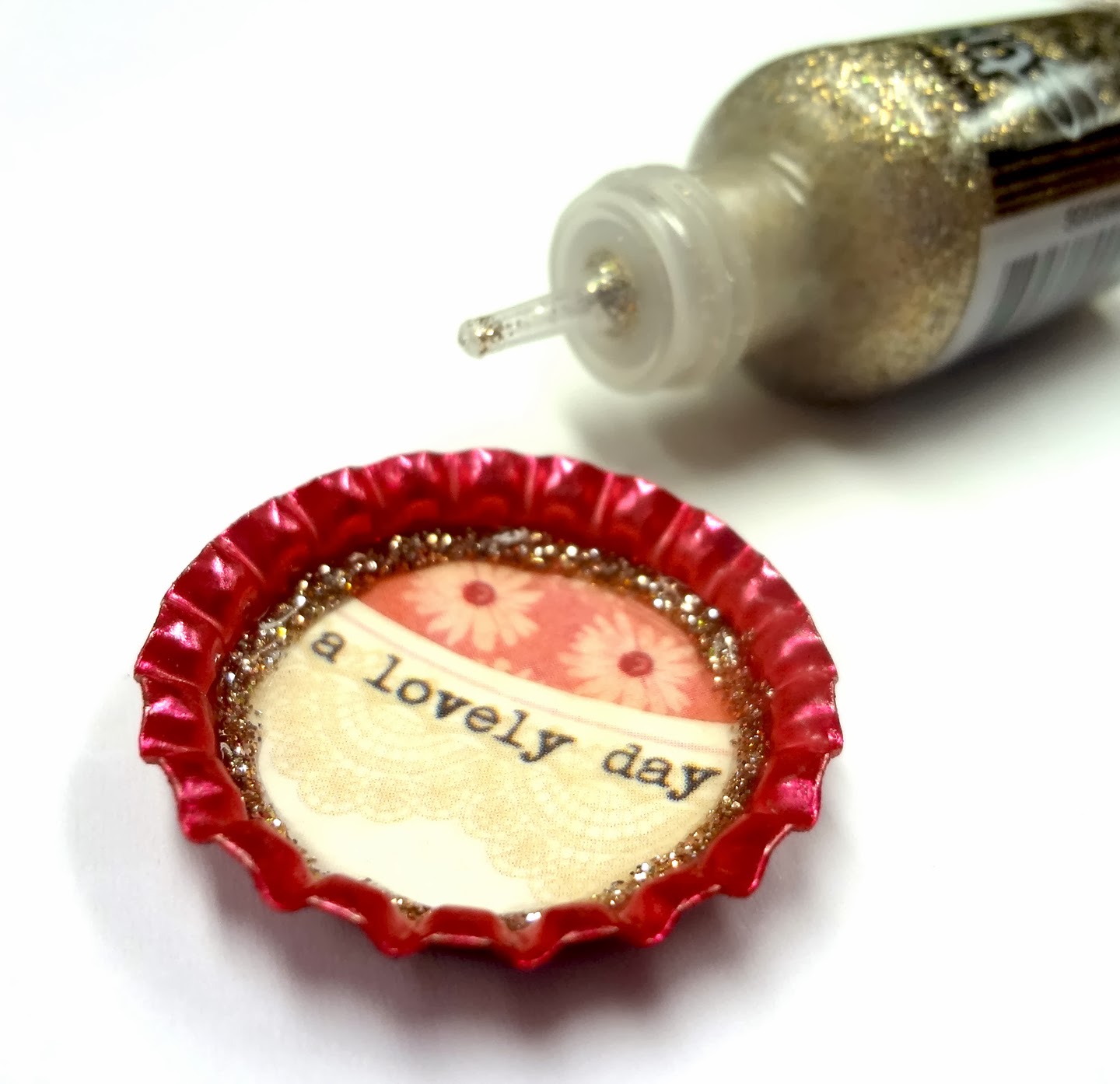 Resin Crafts: Glittered Jewelry Resin Bottle Cap Pendant - Hobby Lobby