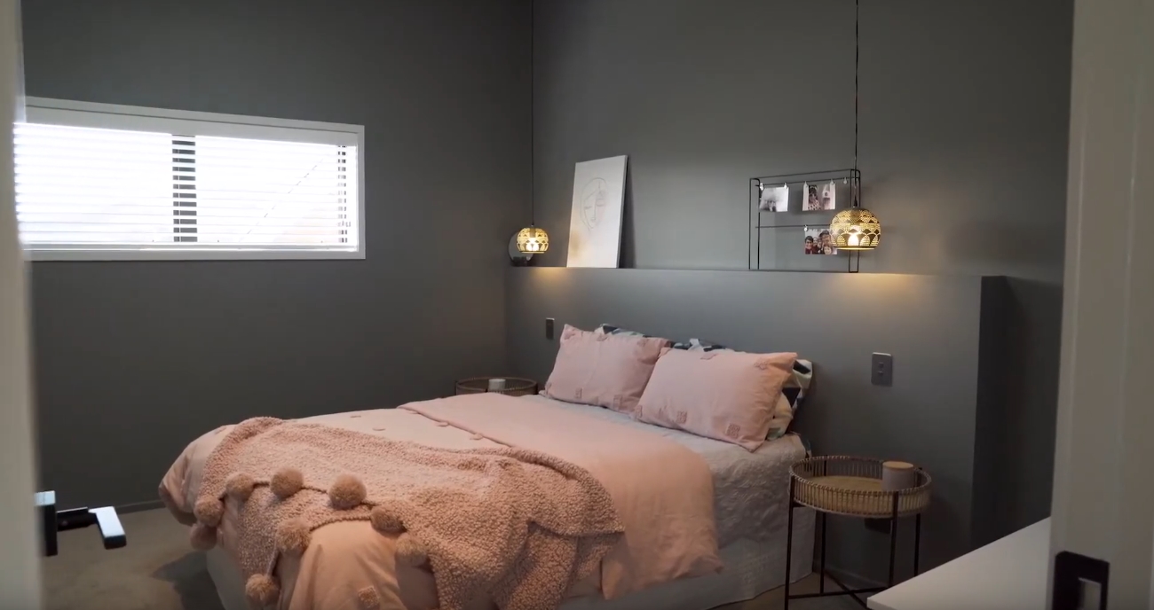10 Photos vs. 35 Roche Street, Wanaka, Central Otago - High End Home & Interior Design Tour