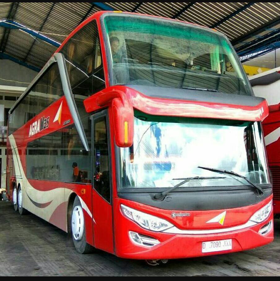 Perusahaan Otobus Agra Mas Dengan Tampilan Double Decker Adi Putro