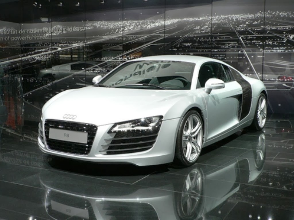 Audi r8 white