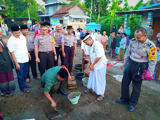 Subuh Ceria Dilanjutkan Peletakan Batu Pertama Pembangunan Gedung TPA Desa Gabugan Subuh Ceria Dilanjutkan Peletakan Batu Pertama Pembangunan Gedung TPA Desa Gabugan