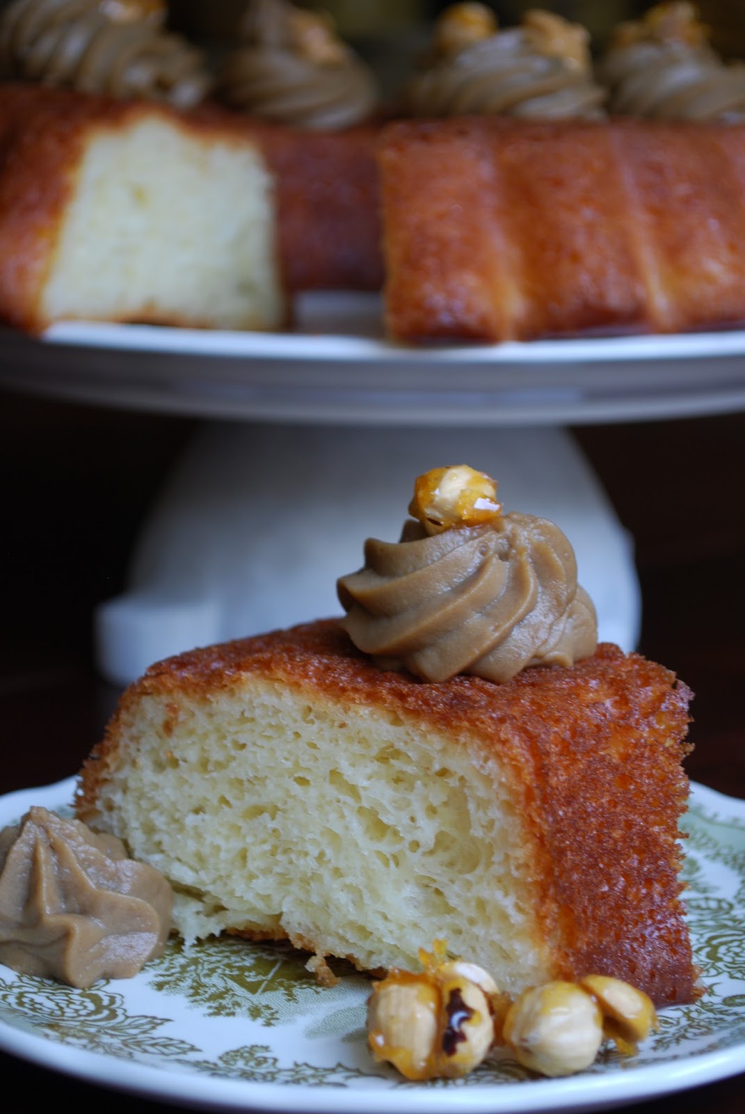 babà al lievito madre con crema chantilly al caffè e pralinato per l'mtchallenge di maggio