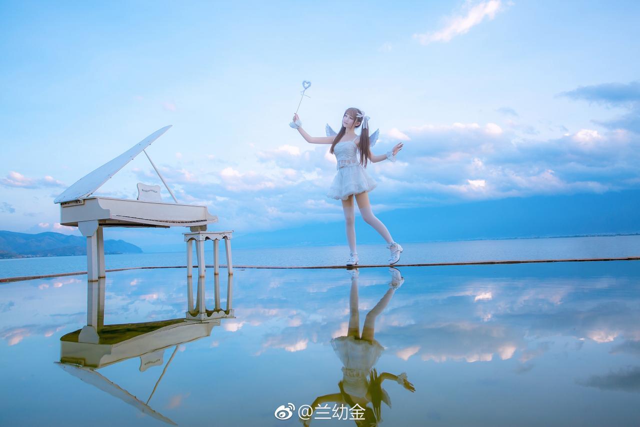 Chinese cute model - Cosplay Little Playful Angel Girl