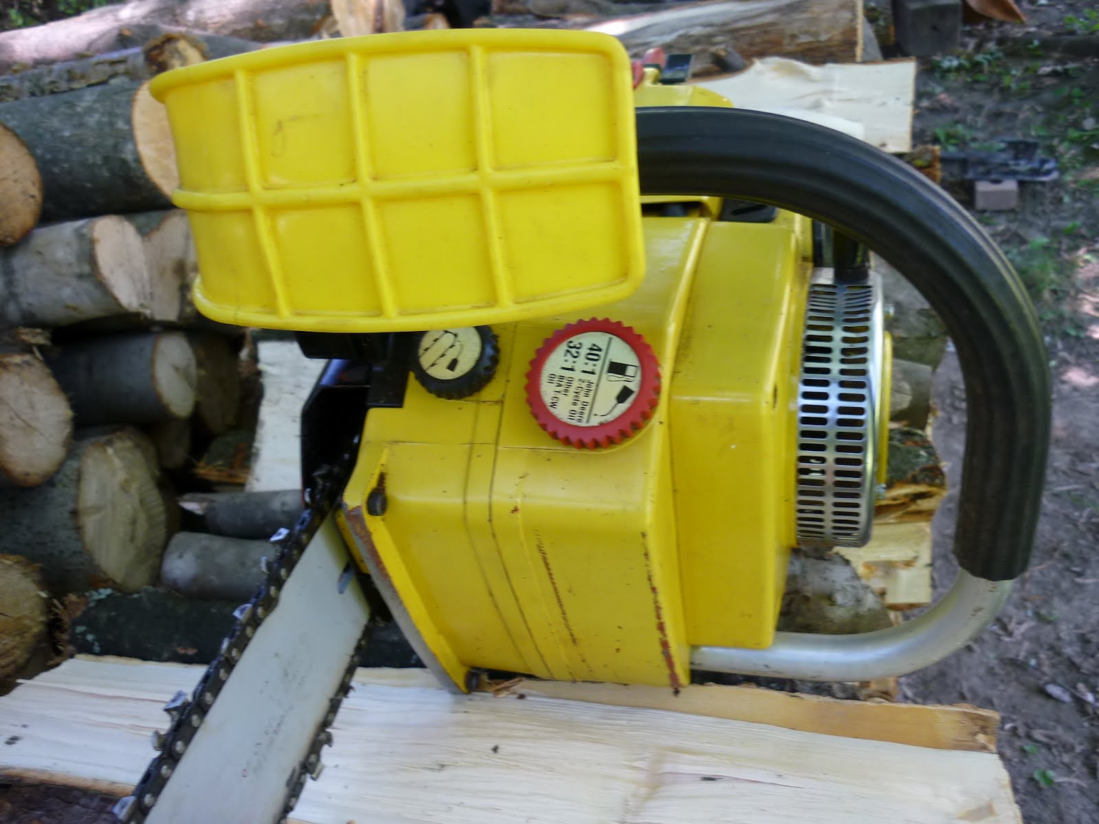 VINTAGE CHAINSAW COLLECTION JOHNDEERE 60V (KIORITZ).