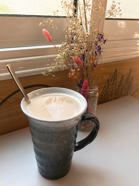 【台南安平區】T&F 手作吐司-安平店，被乾燥花圍繞用餐，擄獲少女心多種口味爆餡熱壓吐司