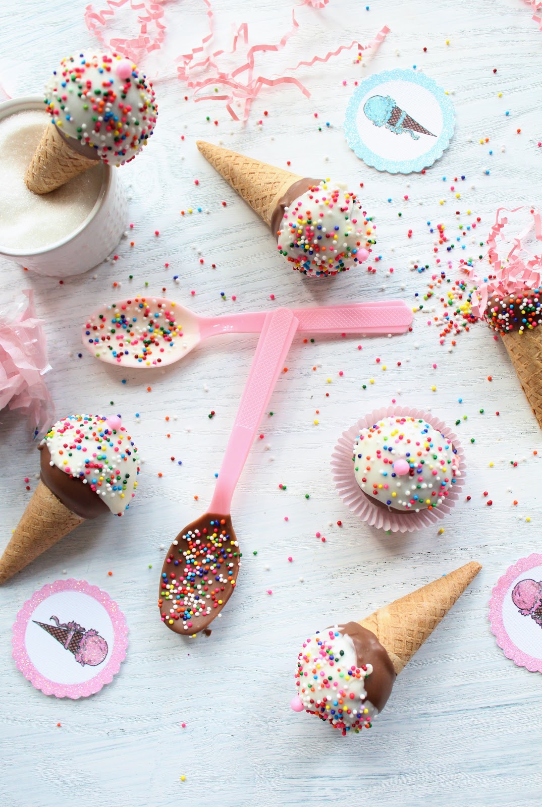 Icing Designs: Ice Cream Cone Cake Pops