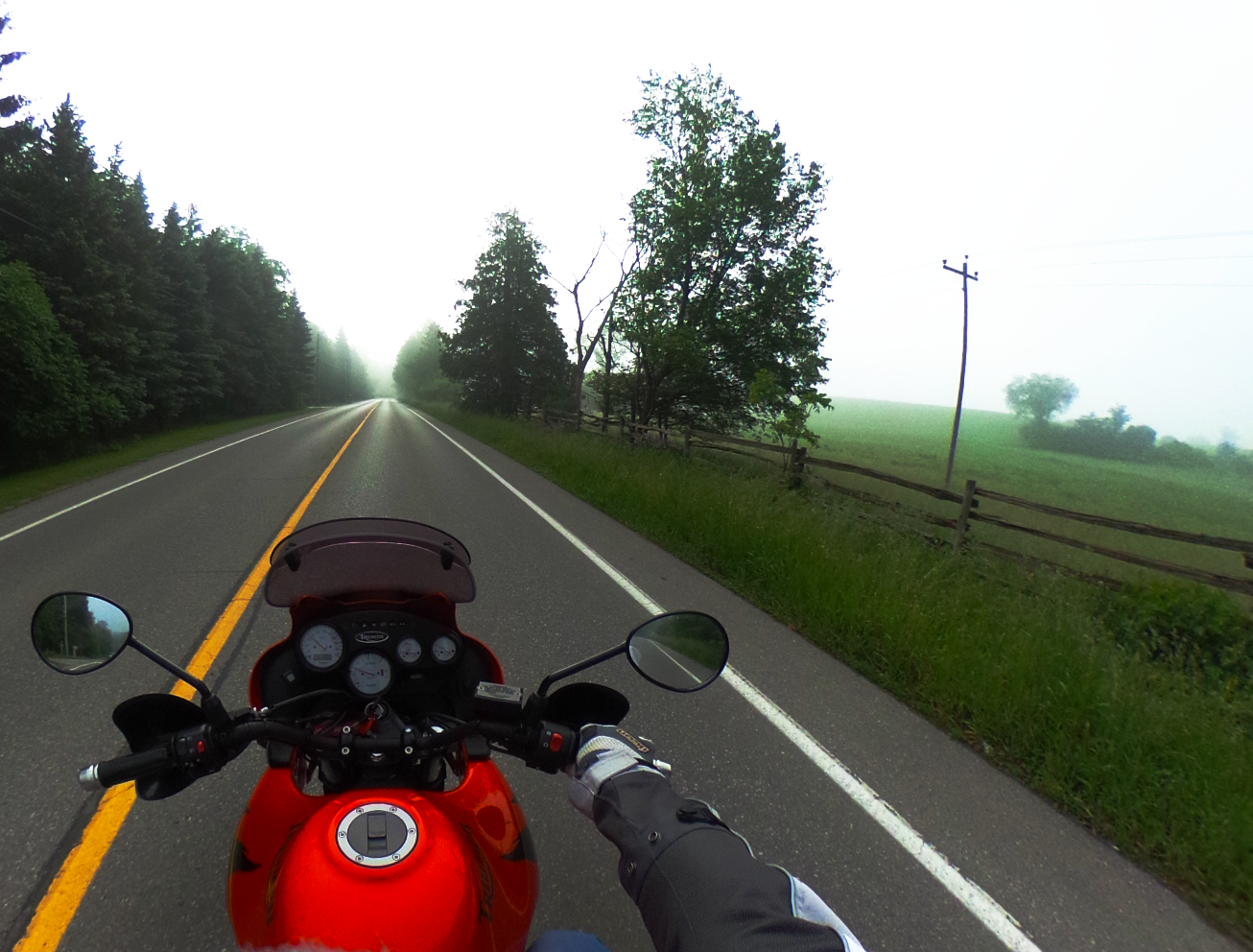 Foggy On Bikes - Broché - Achat Livre