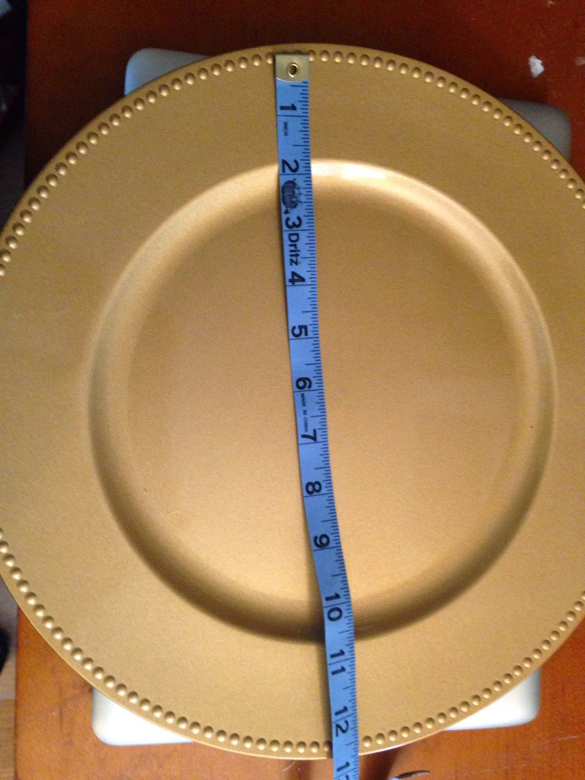 How to (Perfectly) Decorate Charger Plates with Silhouette Silhouette