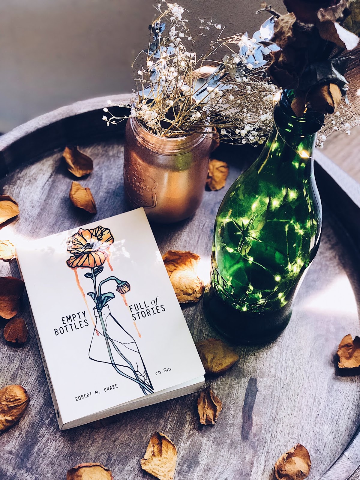 Opportunistic Reader RESEÑA Empty bottles full of stories by Robert