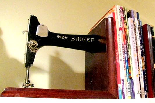 Vintage sewing machine bookends - detail 1