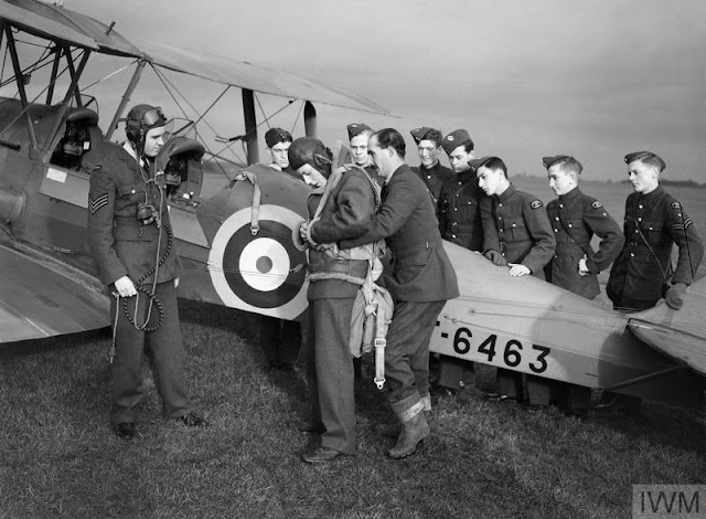 4 January 1941 worldwartwo.filminspector.com De Havilland Tiger Moth
