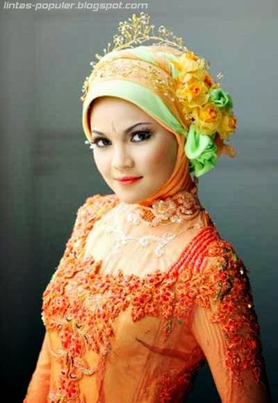 Gambar Model Kebaya Modern Berjilbab  Caption Instagram 