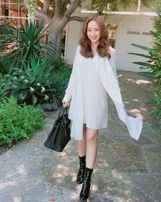 OOTD manis dan seksi Park Min Young