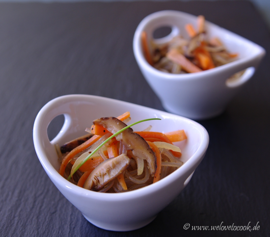 We Love to Cook: Glasnudeln aus Süßkartoffeln nach koreanischer Art mit ... We Love to Cook: Glasnudeln aus Süßkartoffeln nach koreanischer Art mit ...