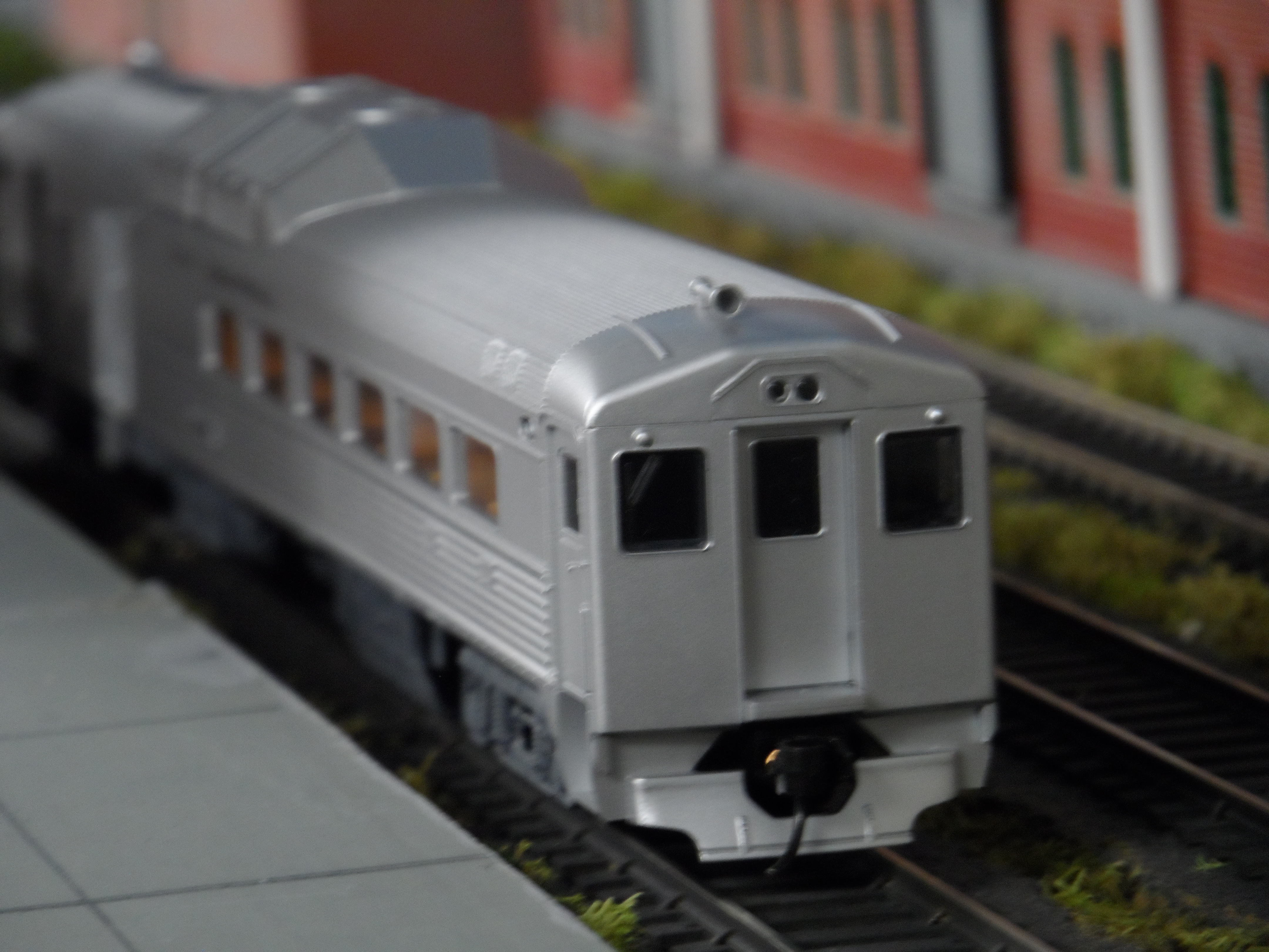 New York Central Train Layout: New York Central RDC Safety Stripe Project